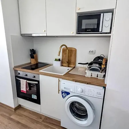 Daire Modern & Cozy 2-br